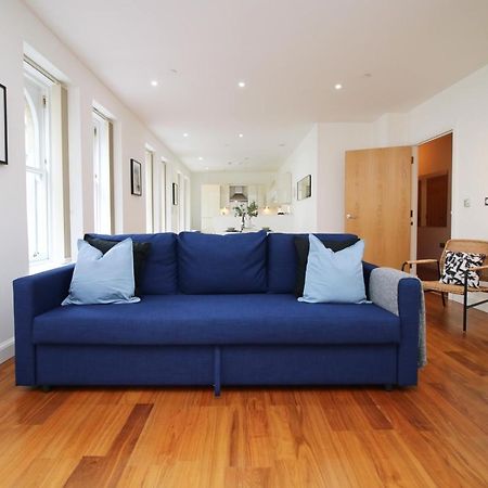 No 2 Under The Clock By Ssw - 2Br, Right In The City Centre, Sleeps 6 卡迪夫 外观 照片