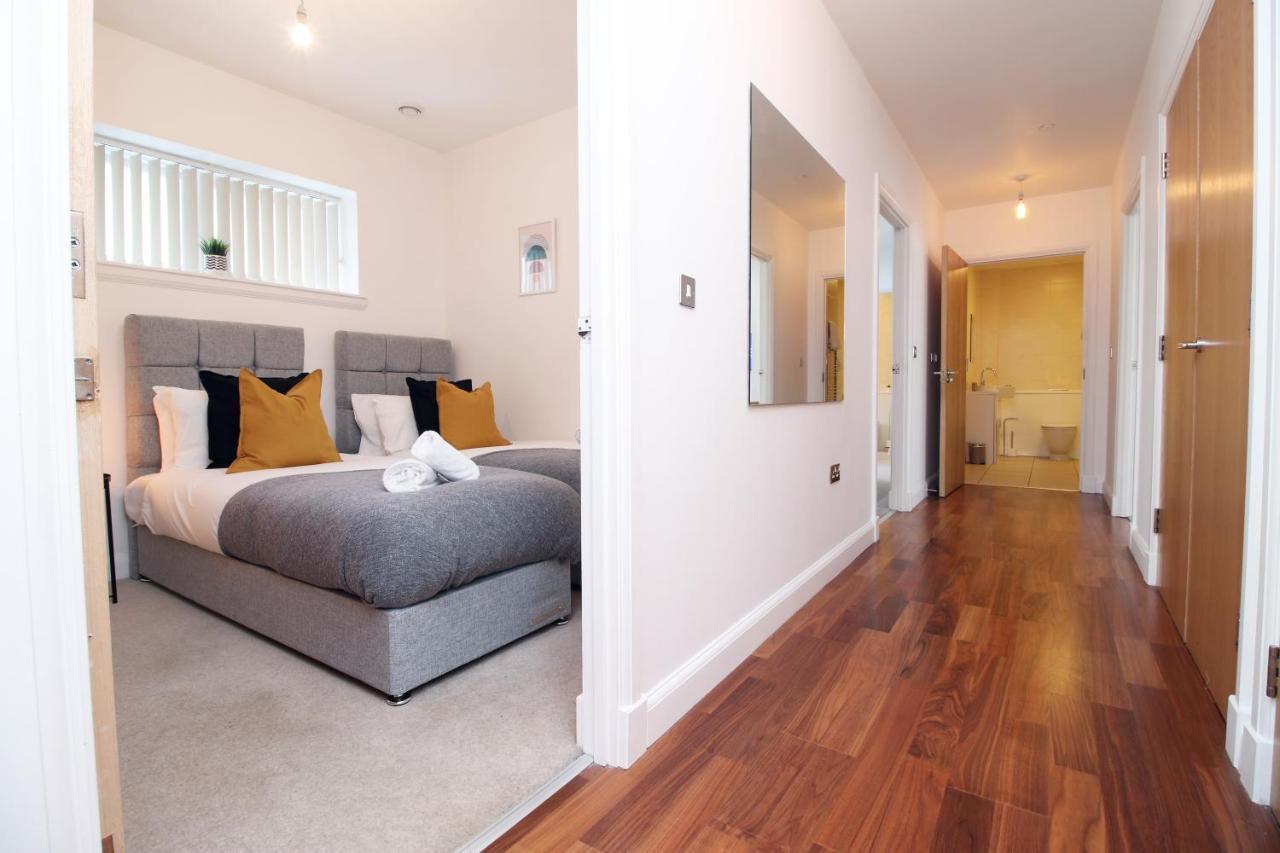 No 2 Under The Clock By Ssw - 2Br, Right In The City Centre, Sleeps 6 卡迪夫 外观 照片