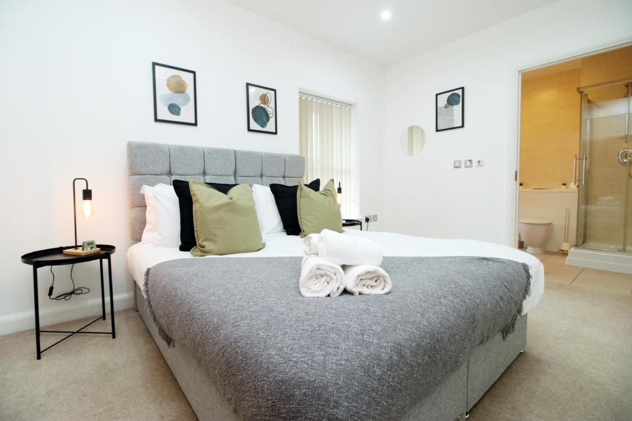 No 2 Under The Clock By Ssw - 2Br, Right In The City Centre, Sleeps 6 卡迪夫 外观 照片