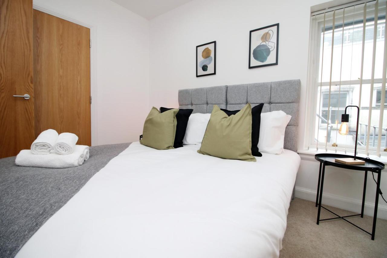 No 2 Under The Clock By Ssw - 2Br, Right In The City Centre, Sleeps 6 卡迪夫 外观 照片