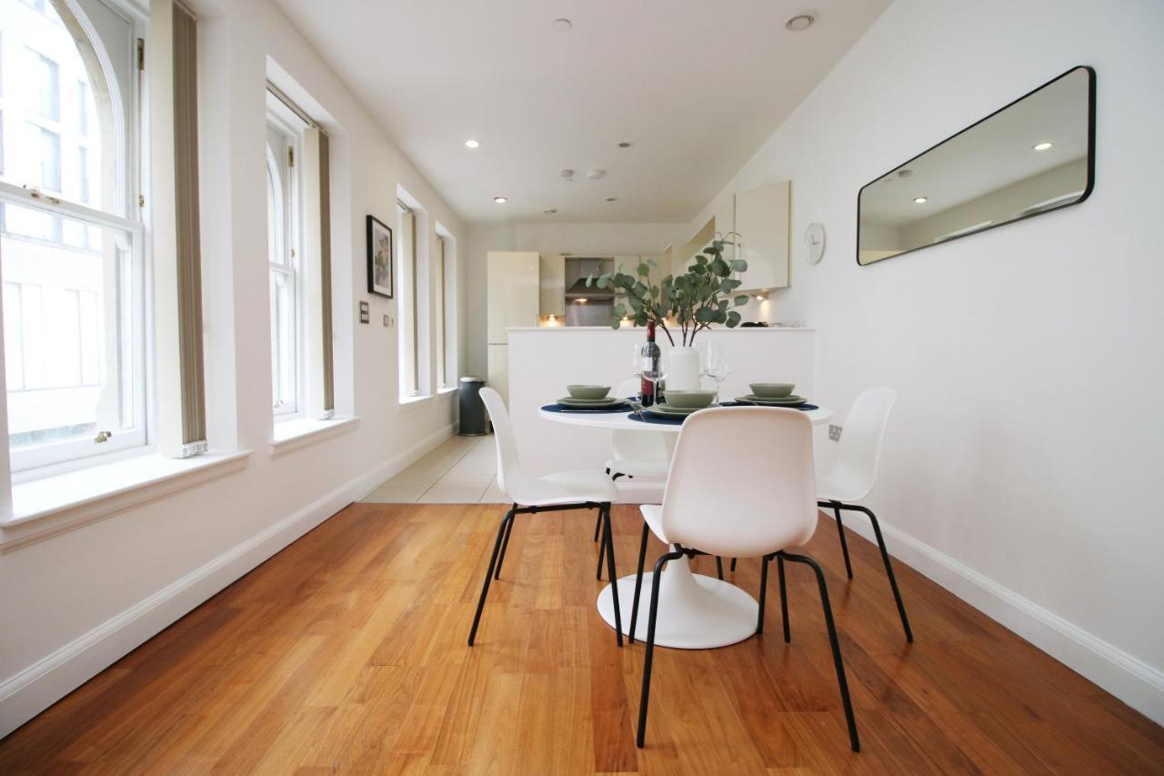 No 2 Under The Clock By Ssw - 2Br, Right In The City Centre, Sleeps 6 卡迪夫 外观 照片