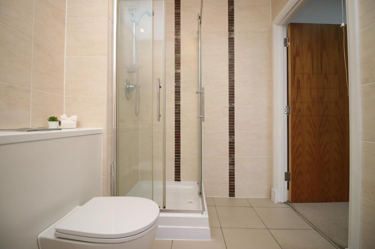 No 2 Under The Clock By Ssw - 2Br, Right In The City Centre, Sleeps 6 卡迪夫 外观 照片